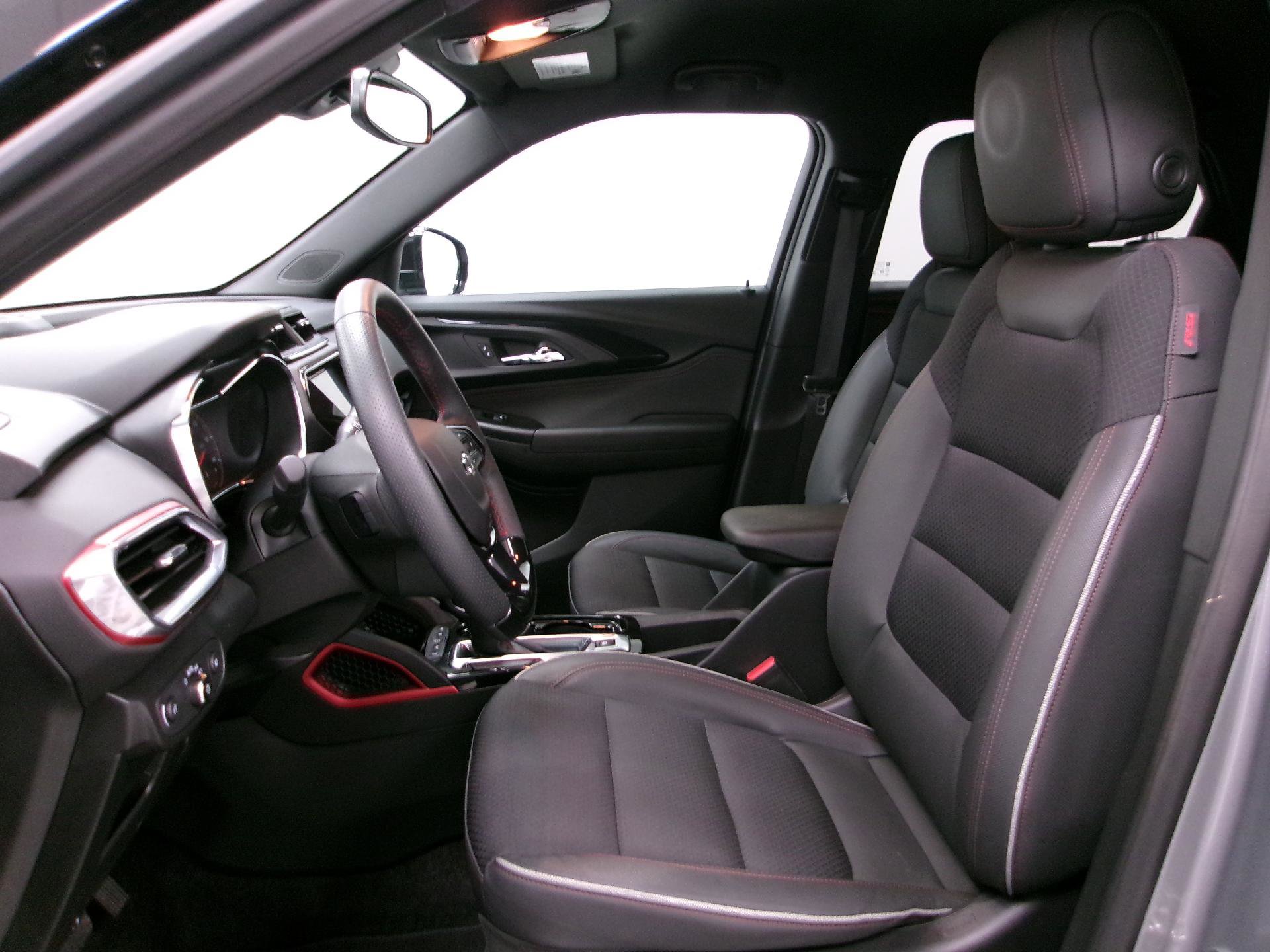 Used 2023 Chevrolet TrailBlazer RS w/ Convenience Package image 8