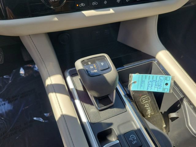 Used 2025 Nissan Pathfinder SV FWD image 22