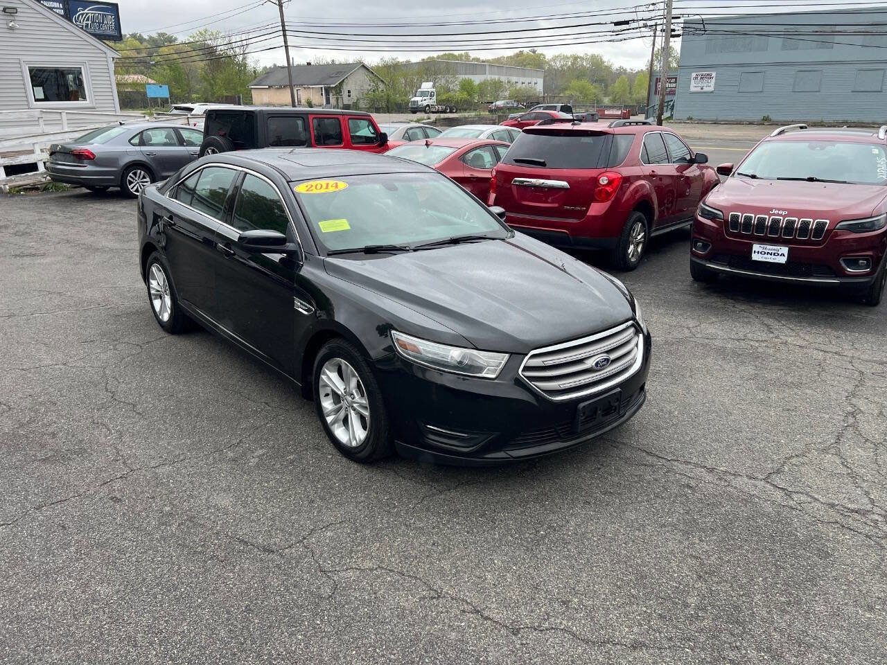 Used 2014 Ford Taurus SEL w/ Equipment Group 201A FWD image 10