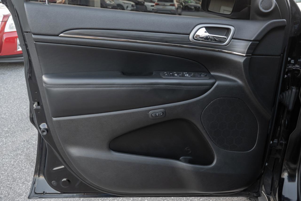 Used 2020 Jeep Grand Cherokee Limited X image 14