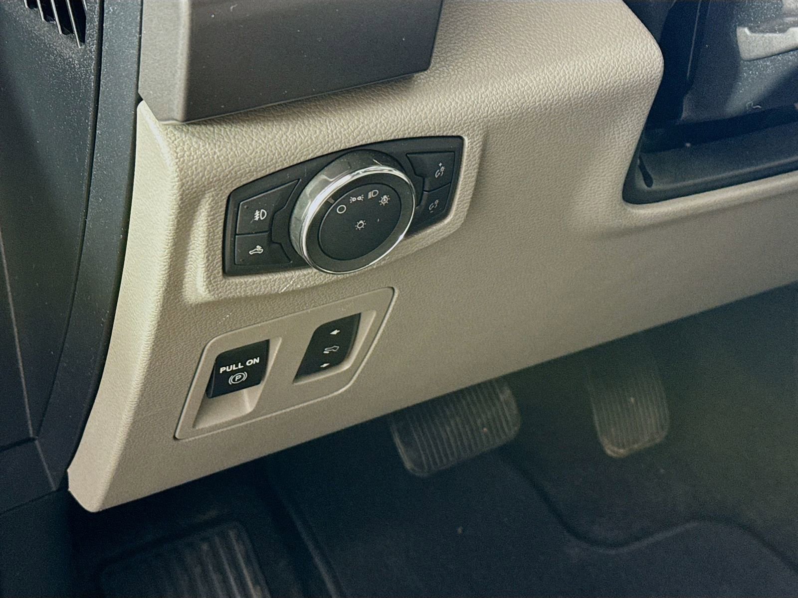 Used 2019 Ford F150 XLT w/ Equipment Group 302A Luxury image 8