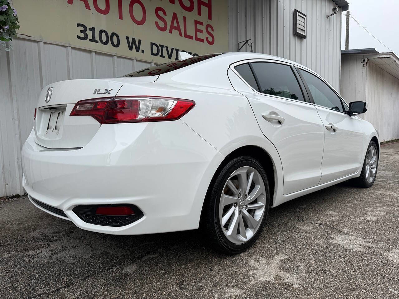 Used 2017 Acura ILX FWD image 3