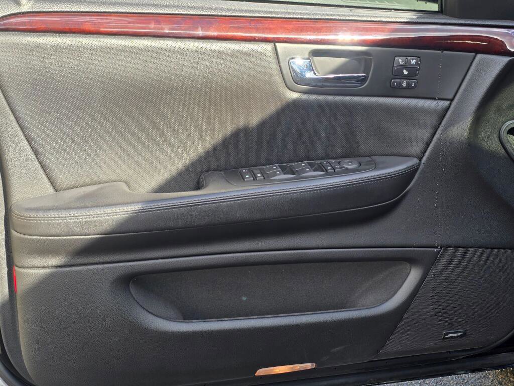 Used 2007 Cadillac DTS Performance image 35