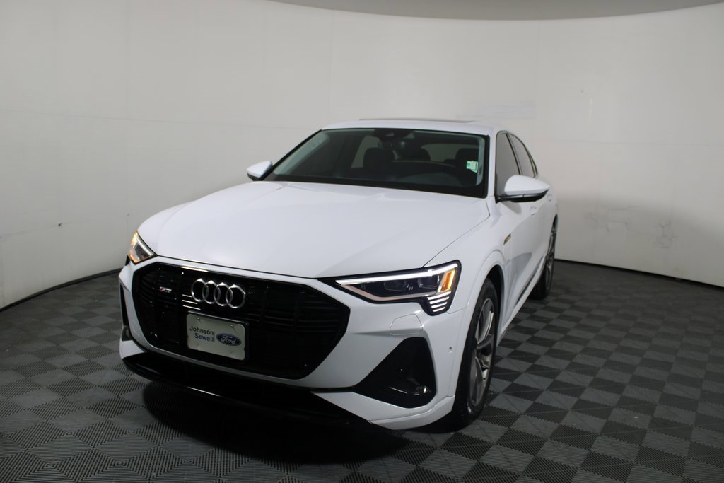 Used 2021 Audi e-tron Premium Plus w/ Premium Plus Package image 4