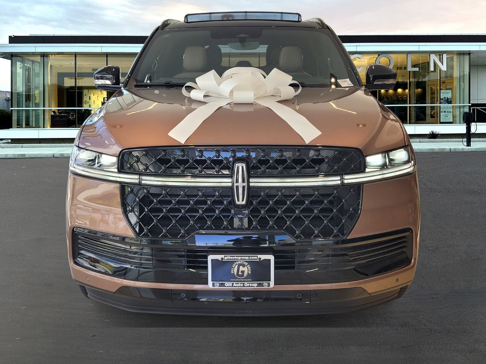 New 2026 Lincoln Navigator Black Label AWD/4WD image 2