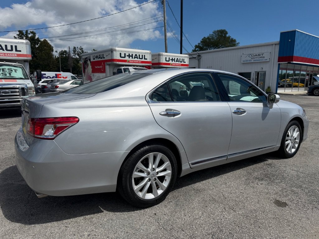 Used 2010 Lexus ES 350 w/ Preferred Accessory Package FWD image 3