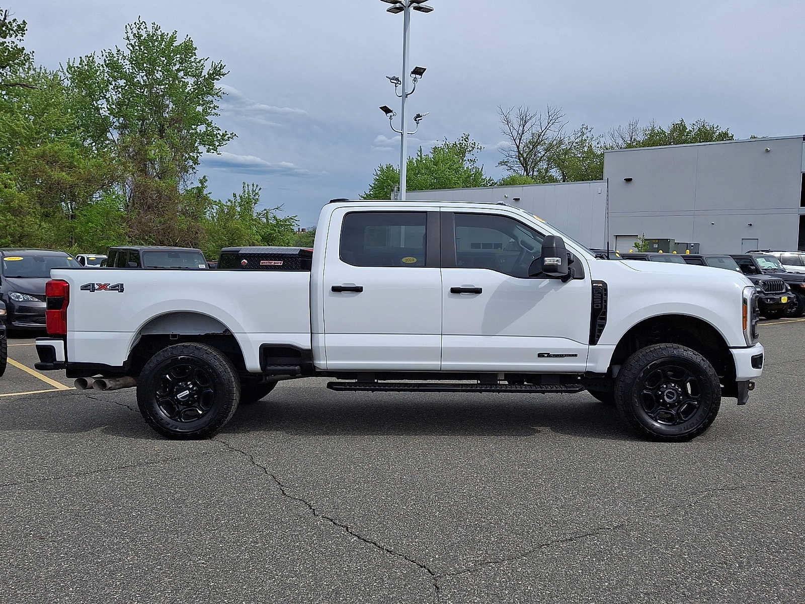 Used 2023 Ford F250 XL w/ STX Appearance Package AWD/4WD image 7