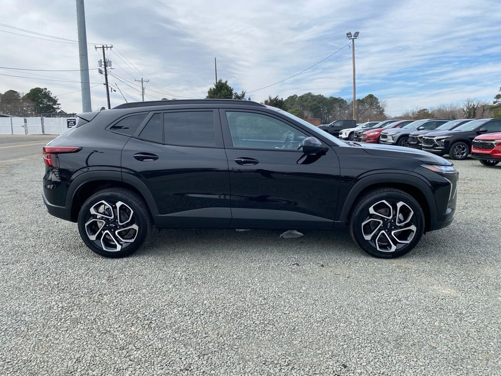New 2026 Chevrolet Trax RS w/ Sunroof Package FWD image 2