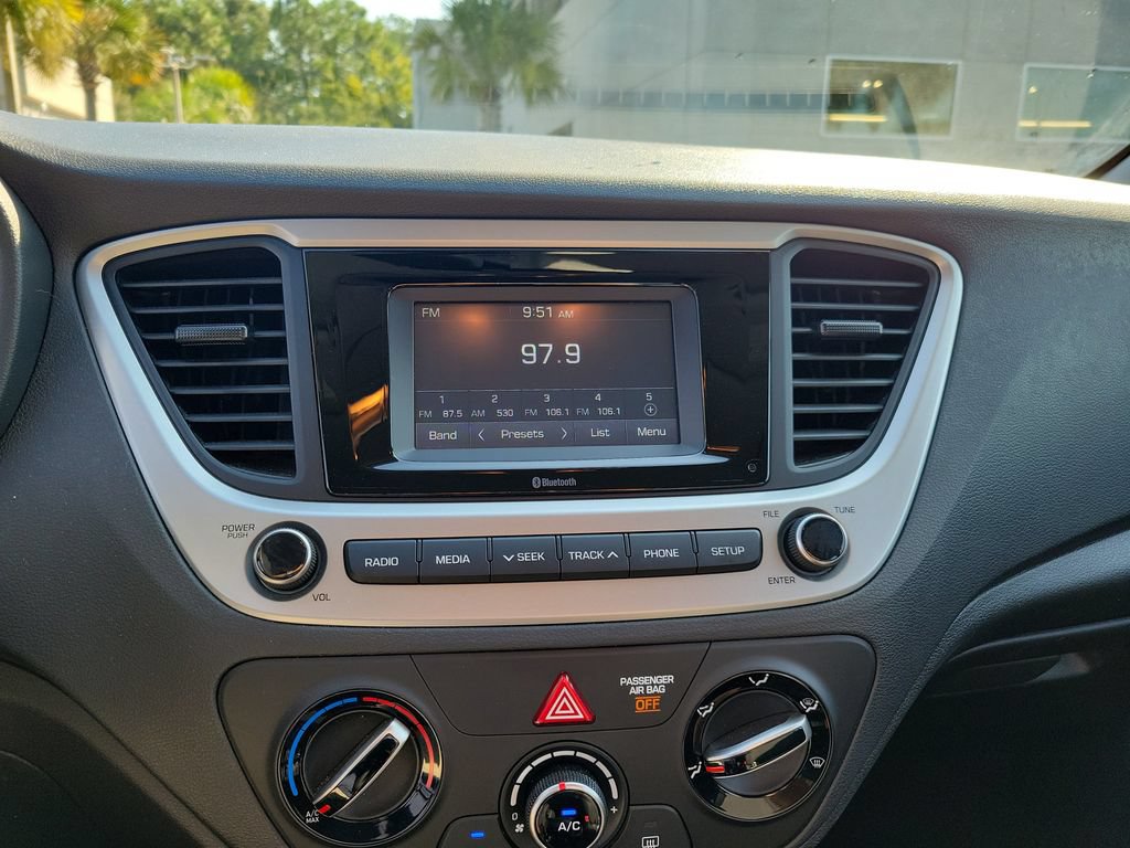 Used 2021 Hyundai Accent SE FWD image 30