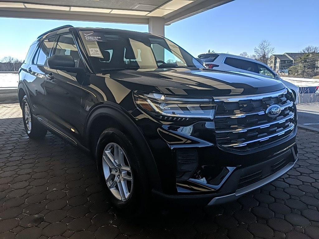 Certified 2025 Ford Explorer Active AWD/4WD image 4
