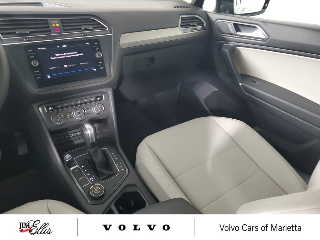Used 2020 Volkswagen Tiguan SEL AWD/4WD image 19
