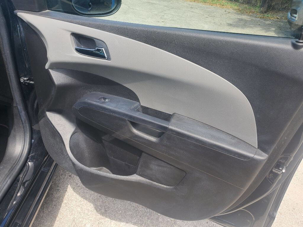 Used 2019 Chevrolet Sonic LT FWD image 20