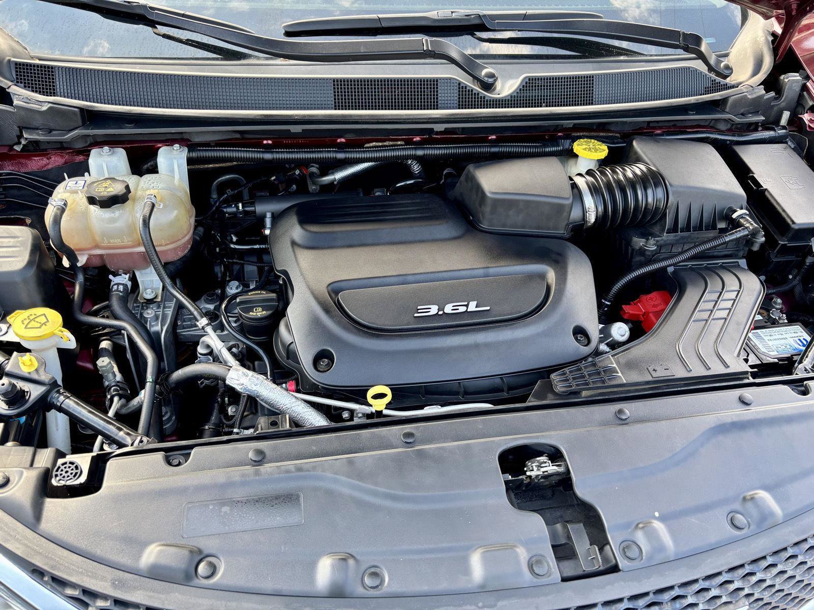 Used 2018 Chrysler Pacifica Touring-L Plus image 28