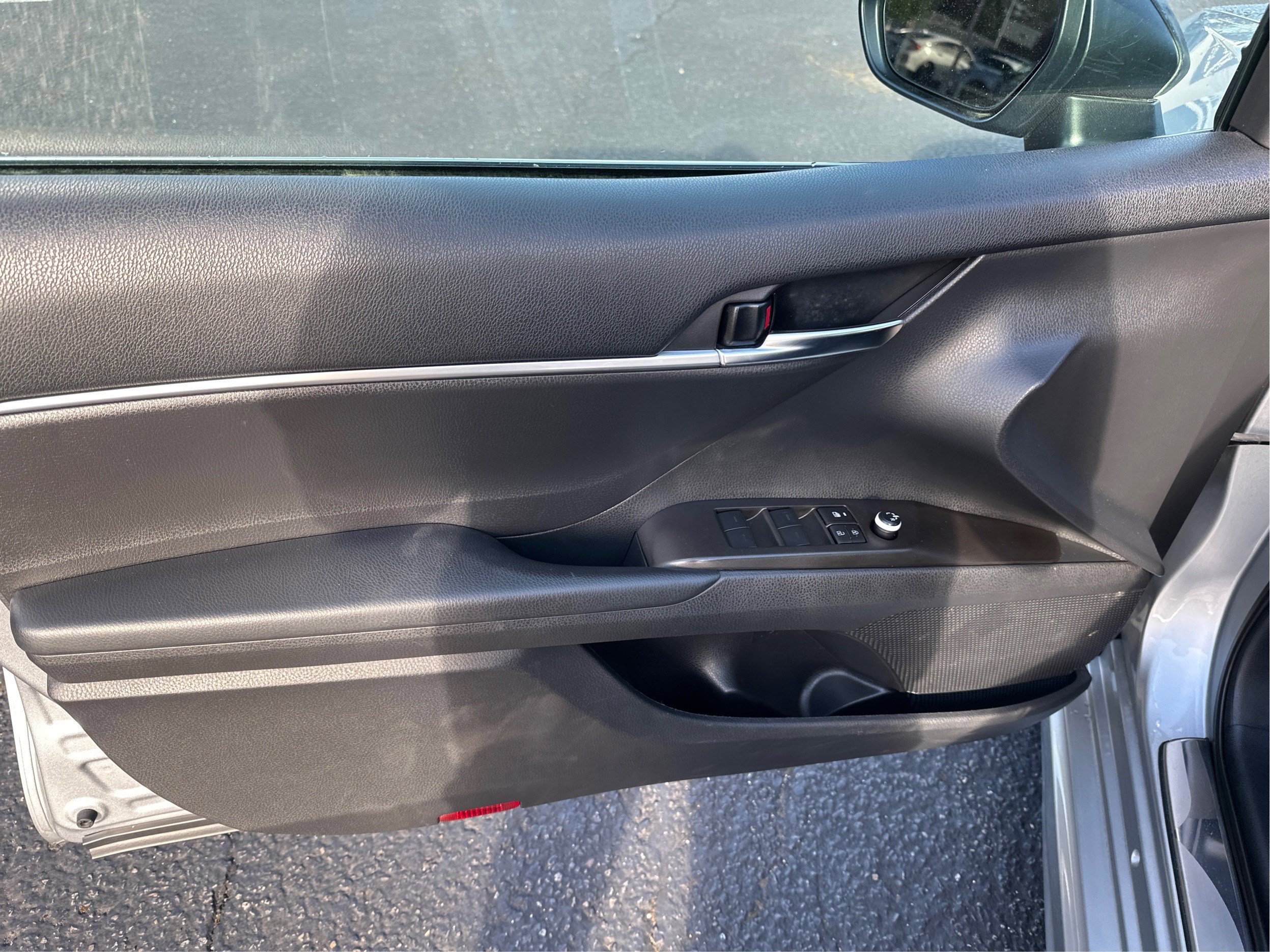 Used 2021 Toyota Camry SE FWD image 20
