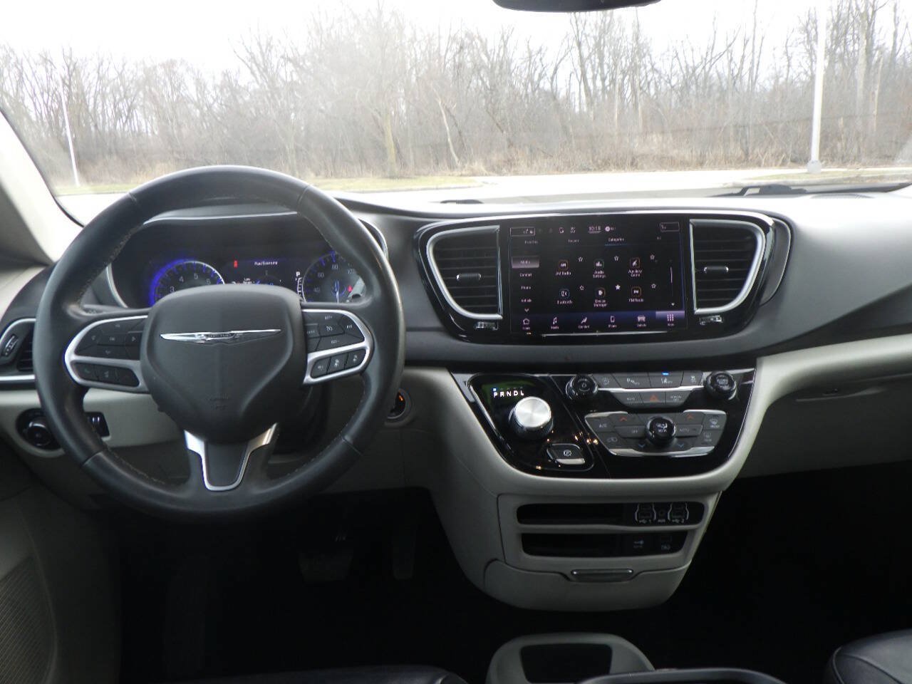 Used 2022 Chrysler Pacifica Touring-L FWD image 21