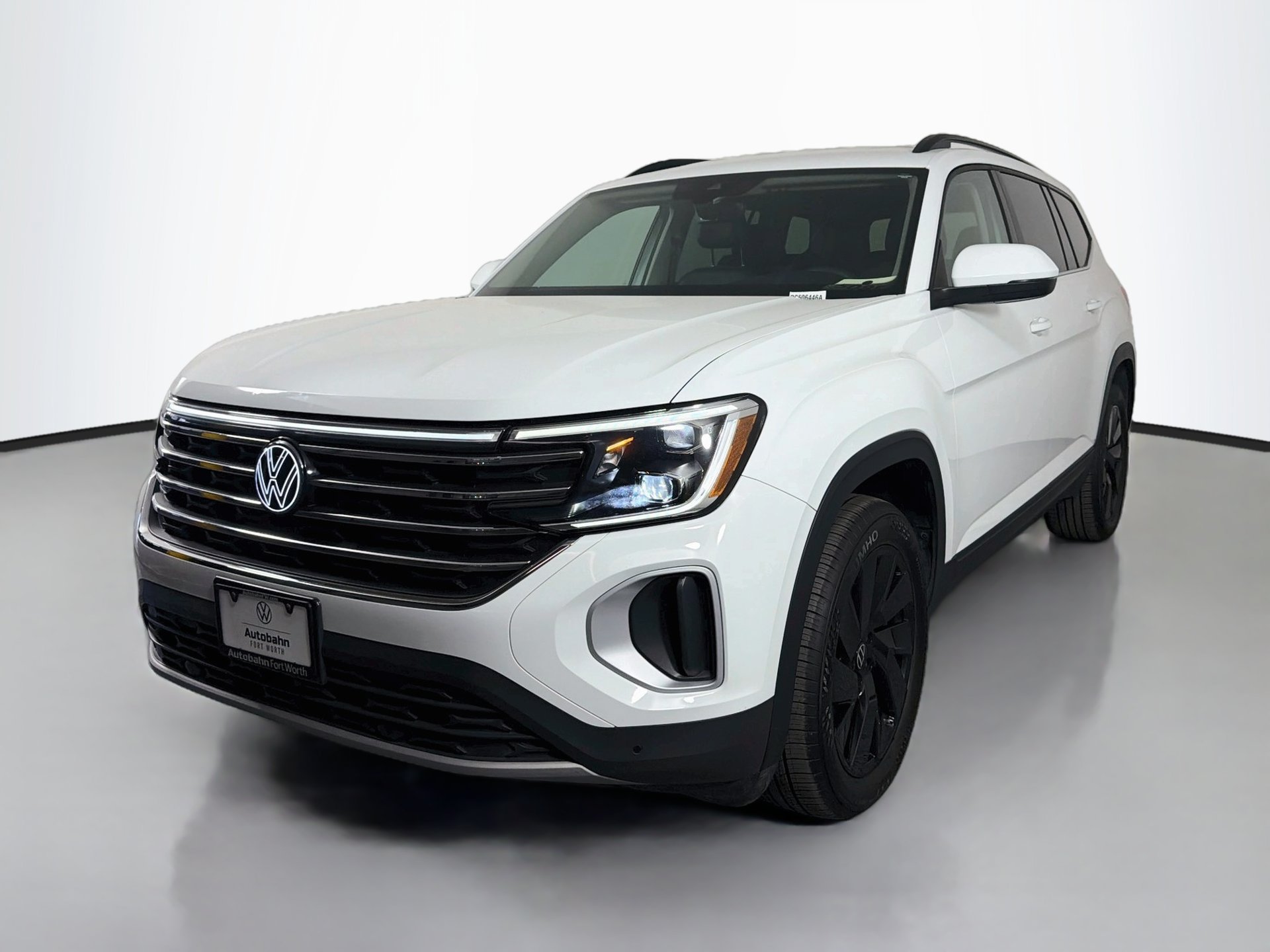 Used 2024 Volkswagen Atlas SE w/ Black Wheel Package
