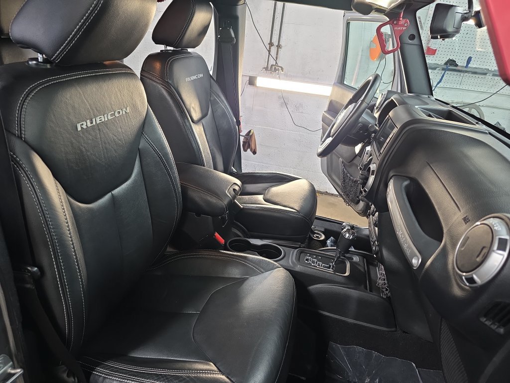 Used 2016 Jeep Wrangler Unlimited Rubicon AWD/4WD image 12
