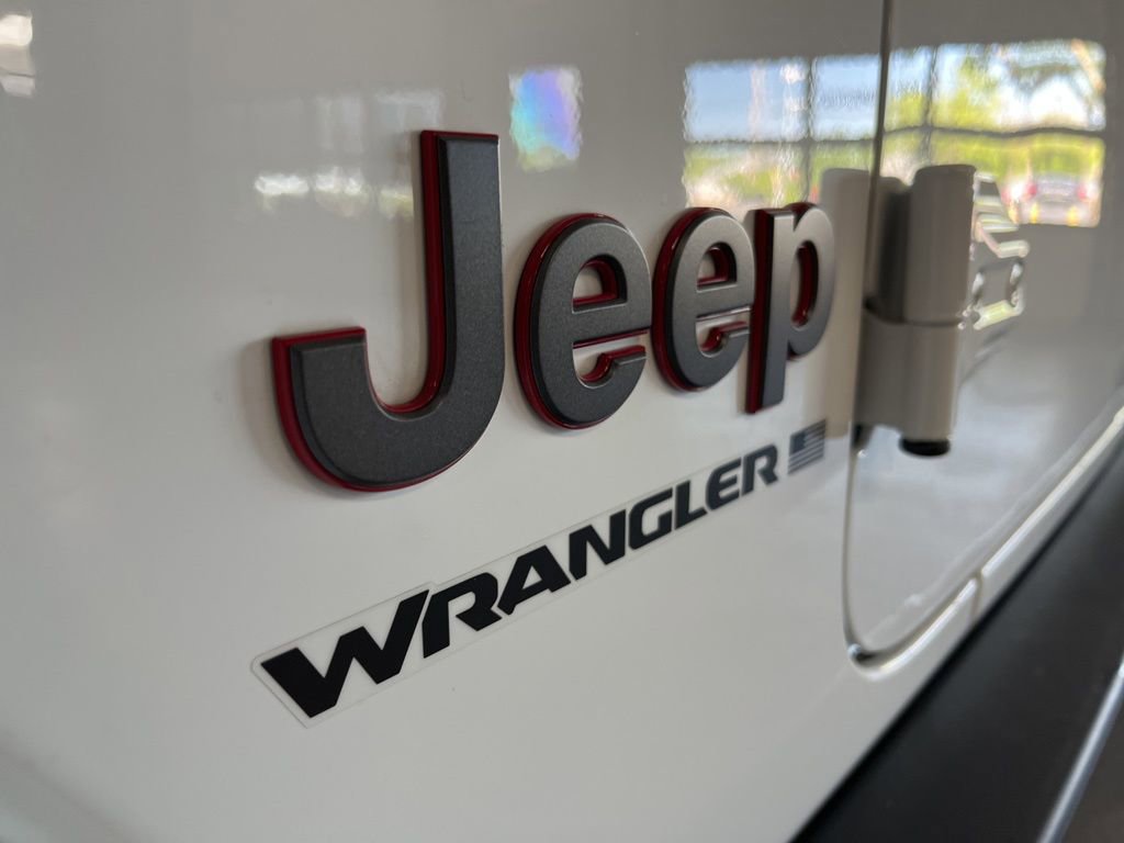Used 2025 Jeep Wrangler Unlimited Rubicon AWD/4WD image 10