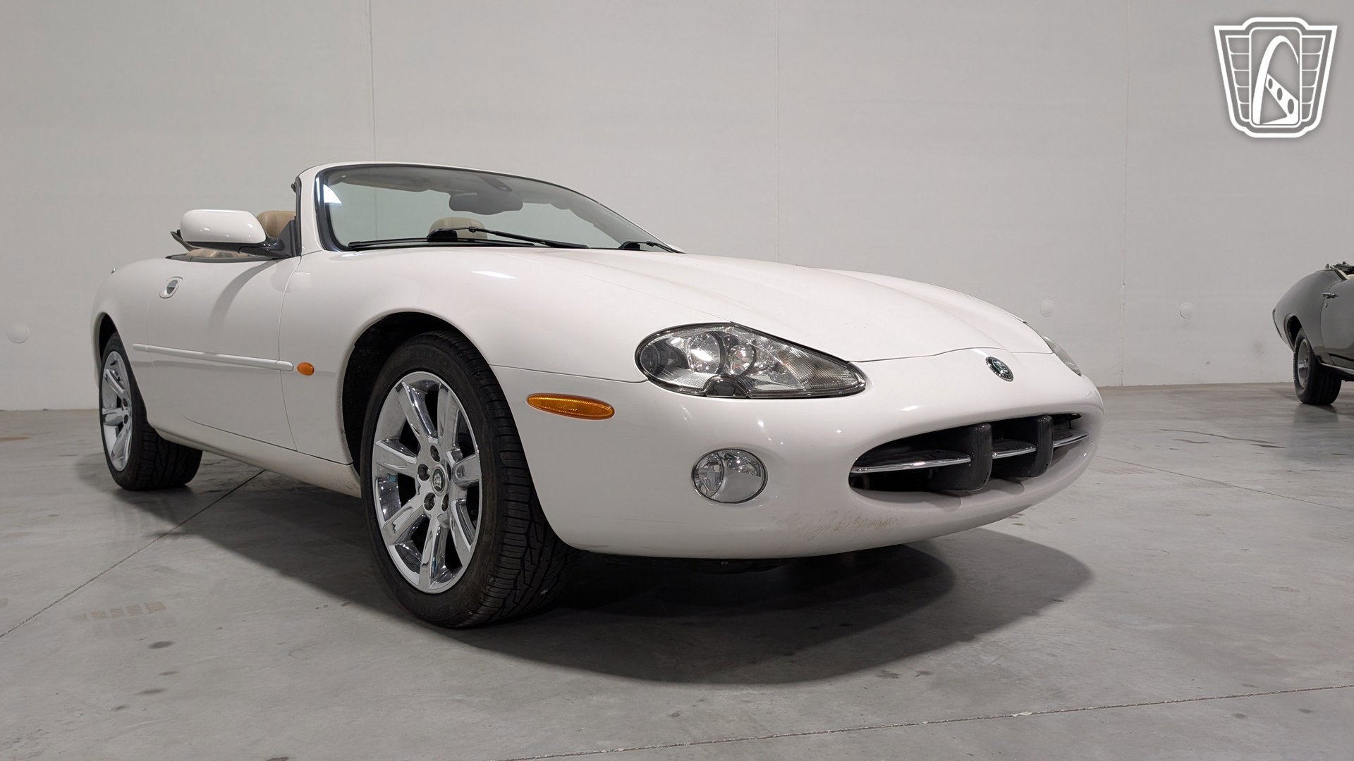 Used 2003 Jaguar XK8 Convertible image 21