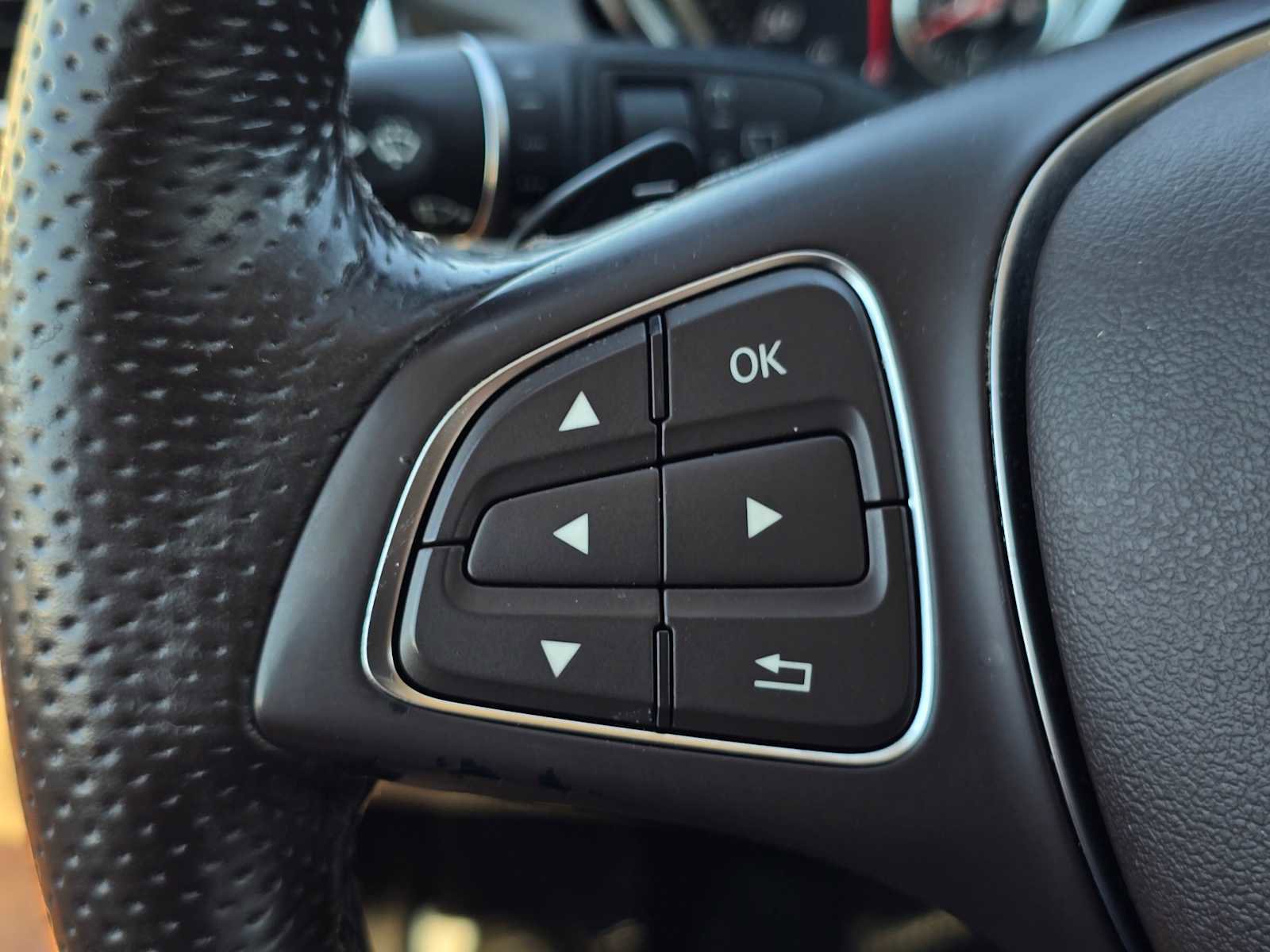 Used 2018 Mercedes-Benz GLE 350 4MATIC image 34