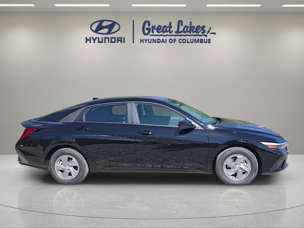 New 2026 Hyundai Elantra SE FWD image 6