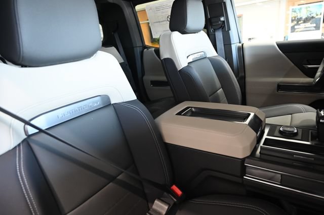 New 2026 GMC Hummer EV SUV w/ LPO, Dark Essentials Package AWD/4WD image 9