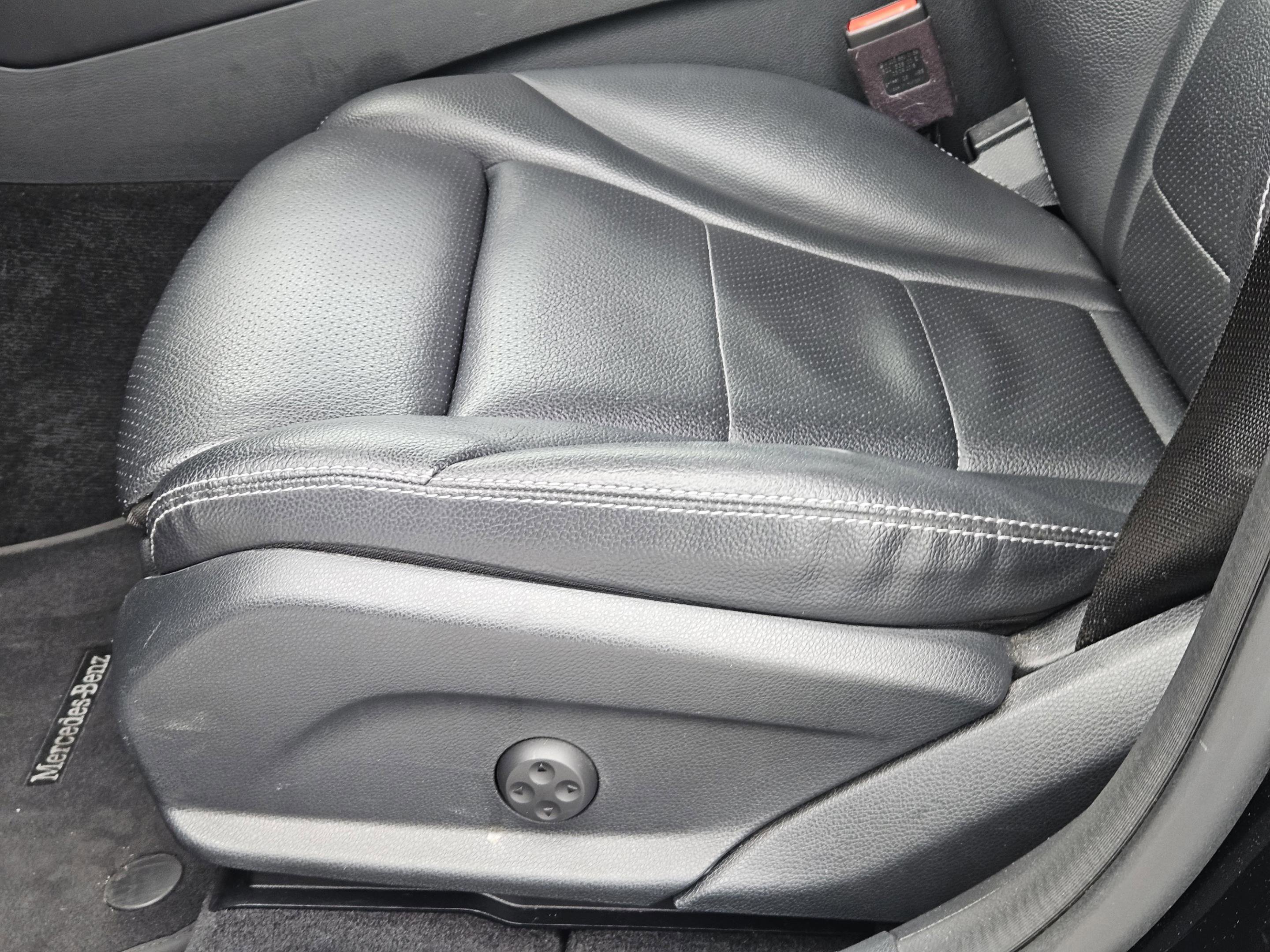 Certified 2019 Mercedes-Benz GLC 300 4MATIC image 17