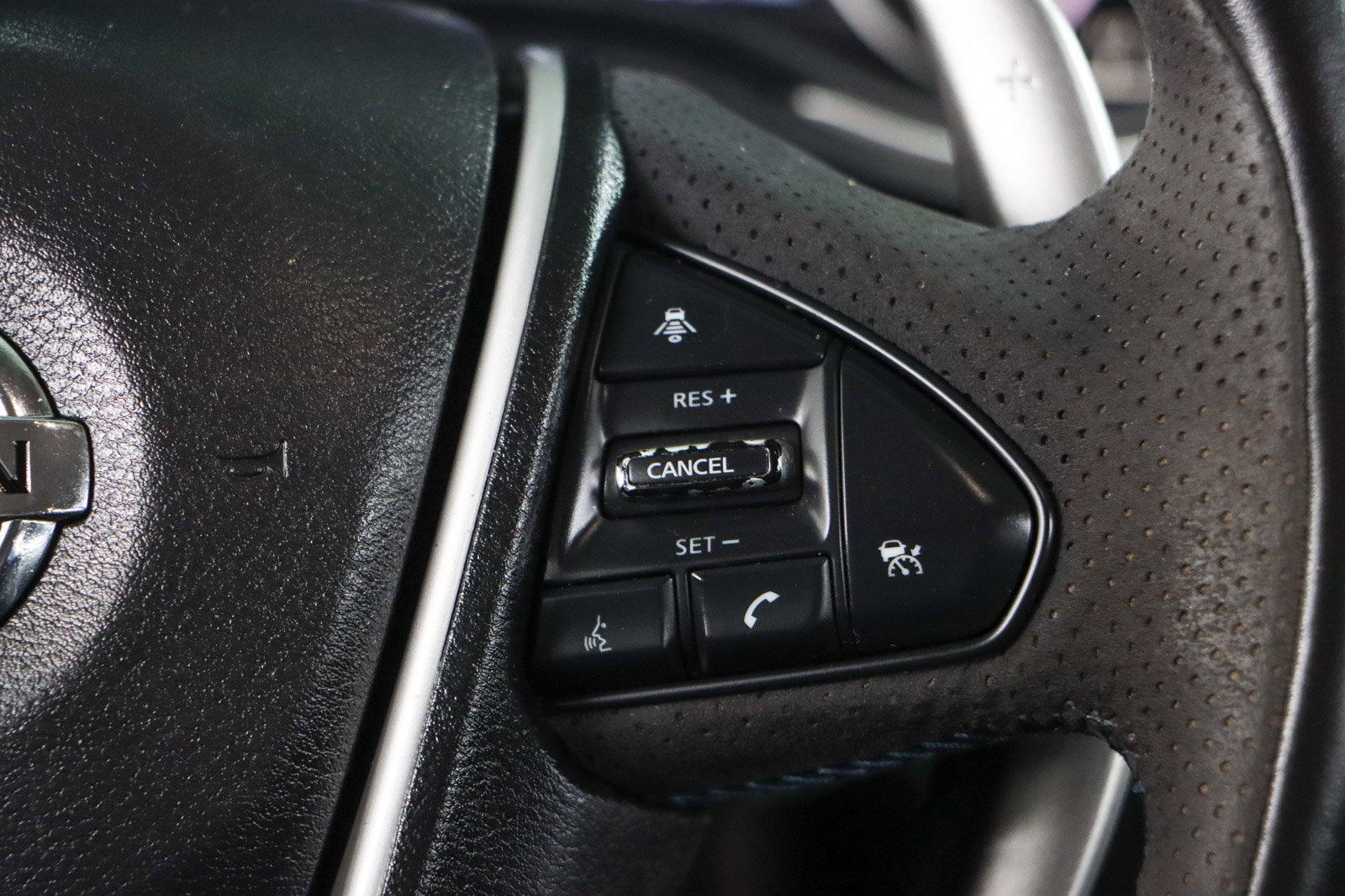 Used 2017 Nissan Maxima SR w/ Midnight Edition image 14