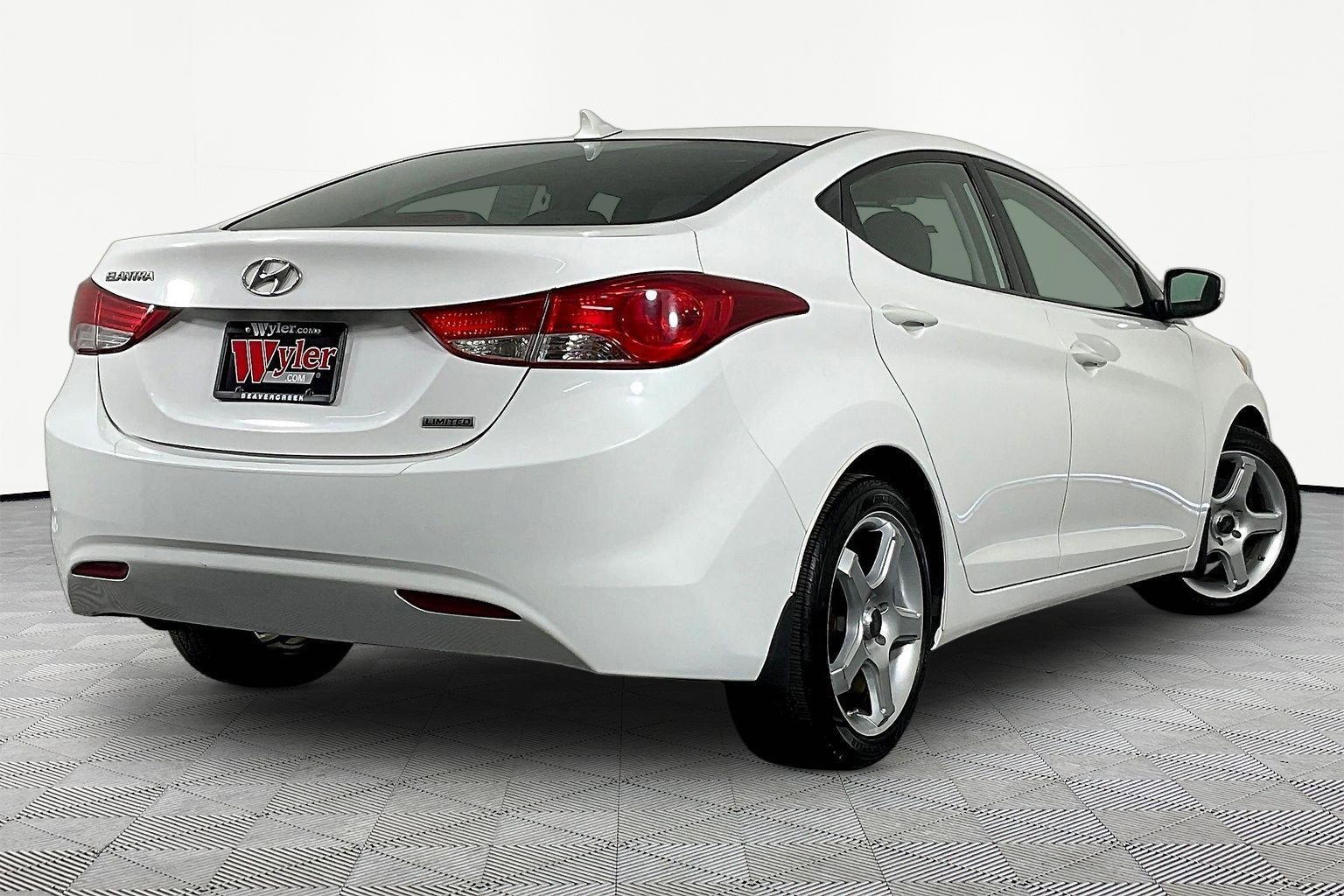 Used 2013 Hyundai Elantra Limited FWD image 6