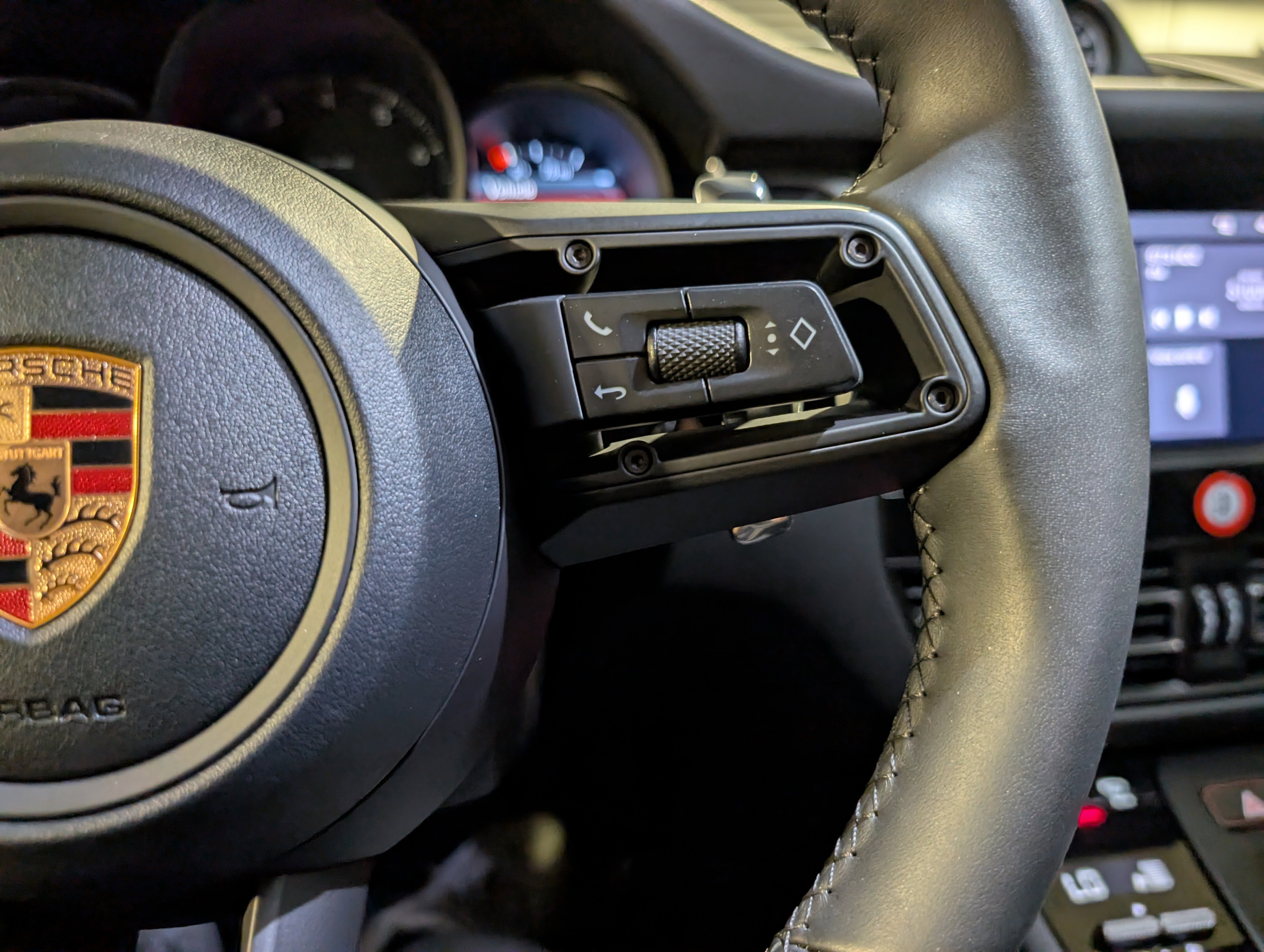 Certified 2026 Porsche Macan image 24