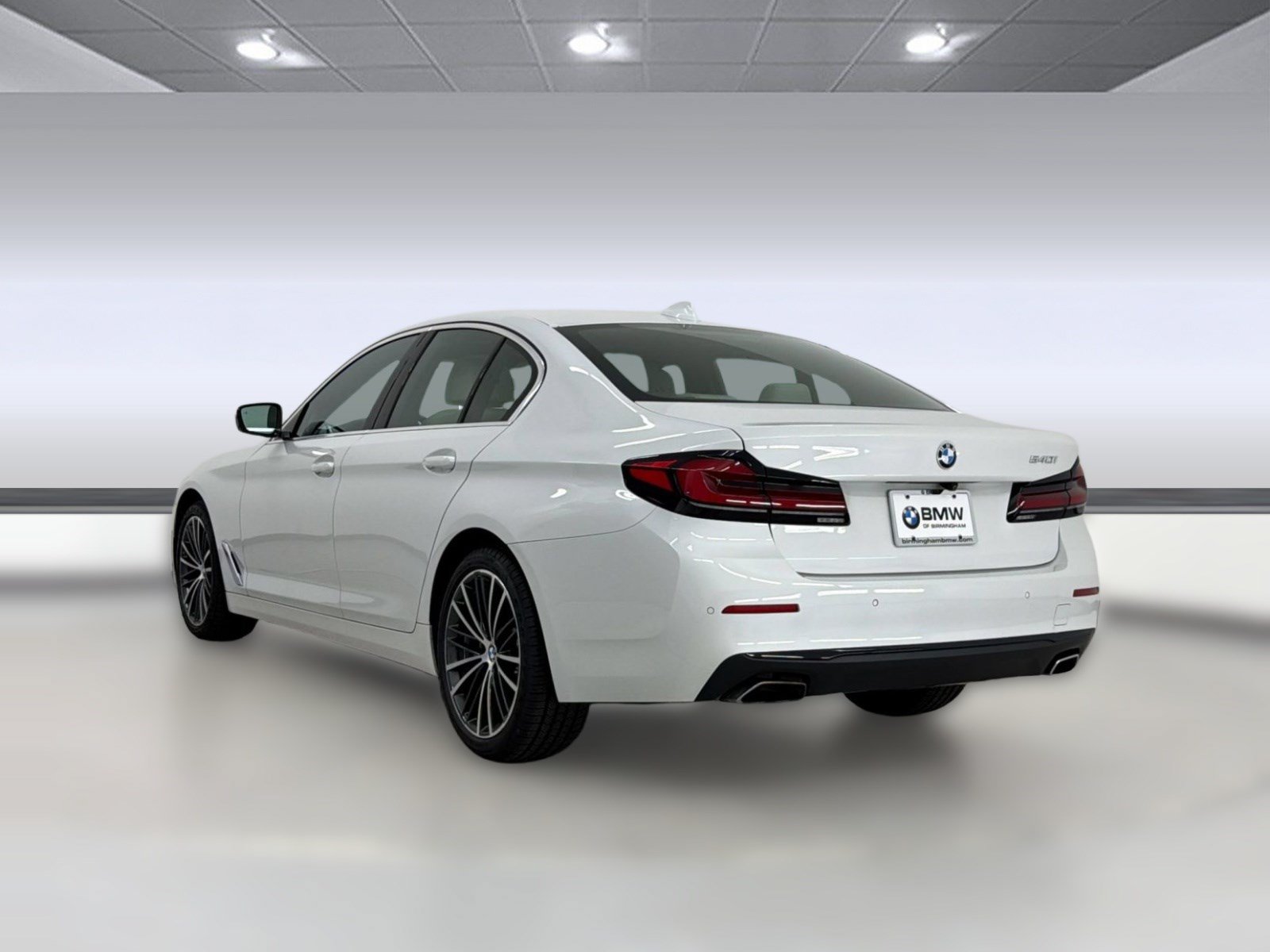 Used 2023 BMW 540i w/ Executive Package RWD image 3