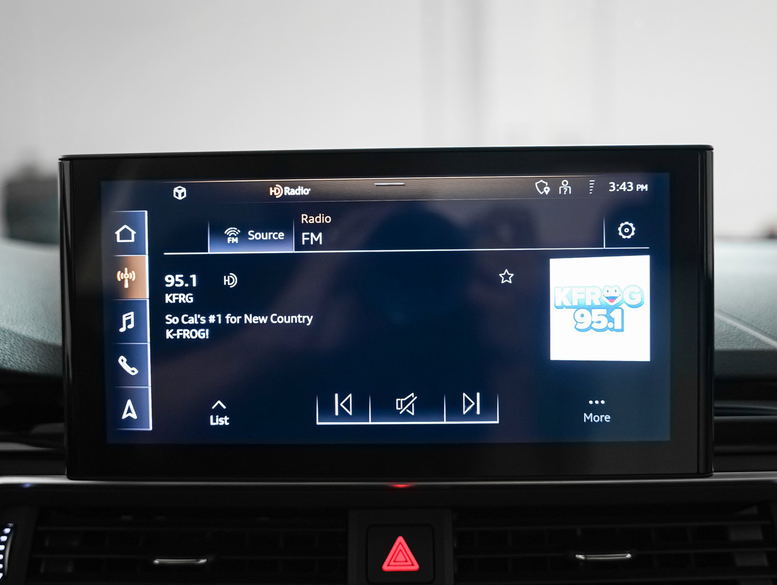 Used 2023 Audi A4 2.0T Premium w/ Convenience Package image 19