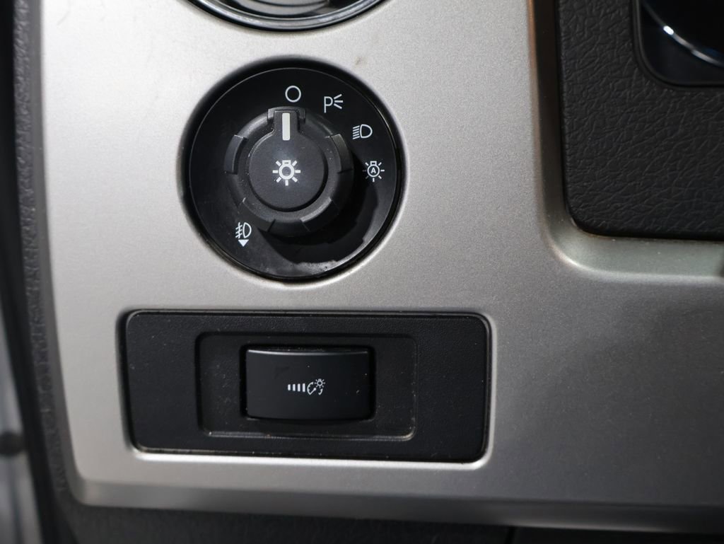 Used 2014 Ford F150 Lariat w/ Lariat Chrome Package image 34