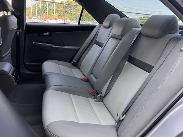 Used 2012 Toyota Camry XLE w/ Leather Pkg FWD image 18