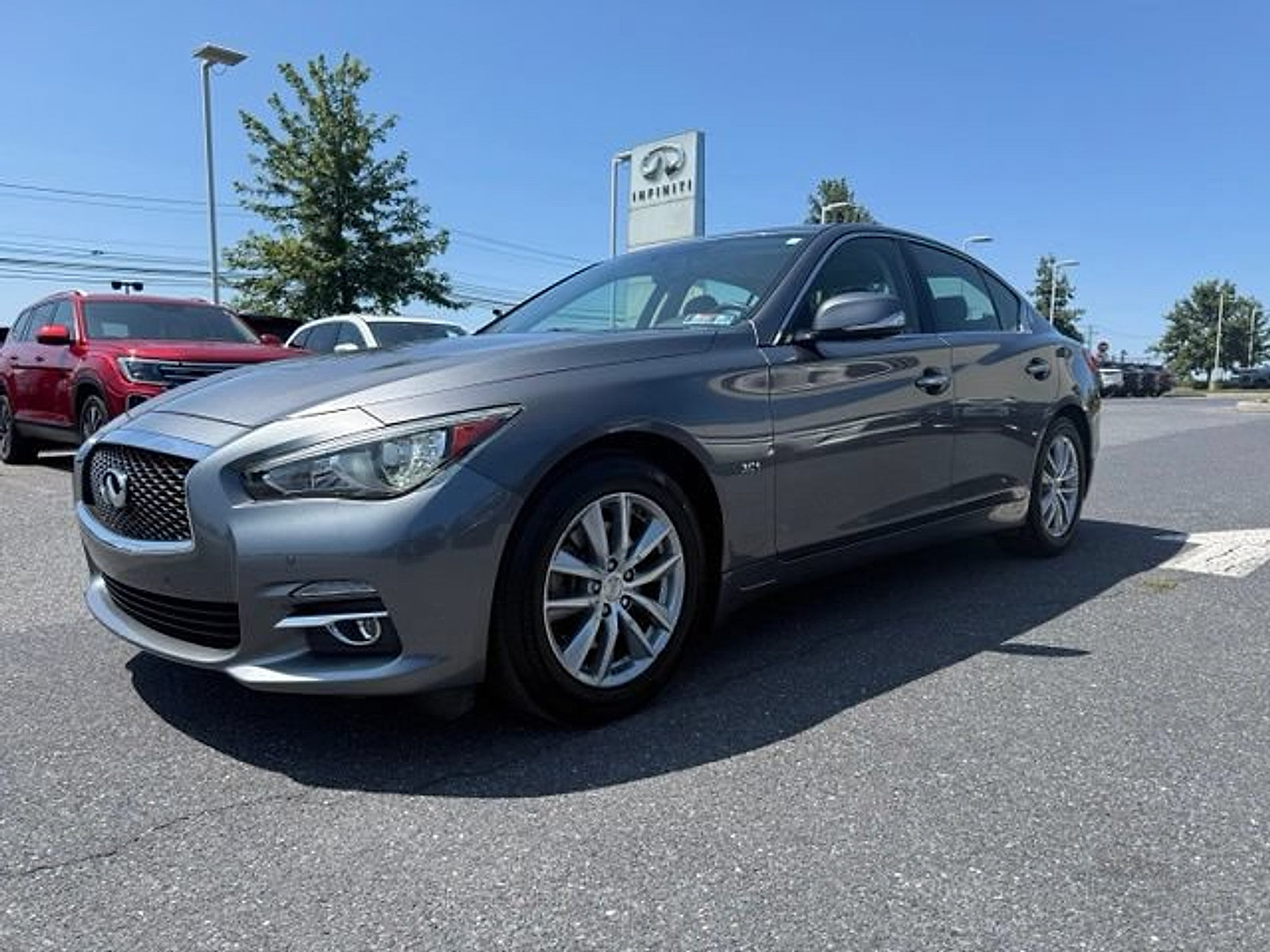 Used 2016 INFINITI Q50 3.0t Premium w/ Driver Assistance Package AWD/4WD image 5
