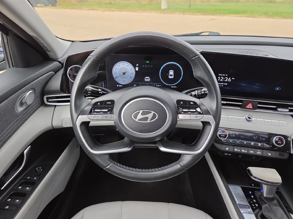 Used 2024 Hyundai Elantra Limited FWD image 18