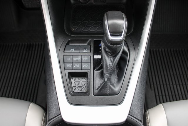 Used 2023 Toyota RAV4 XLE Premium image 20