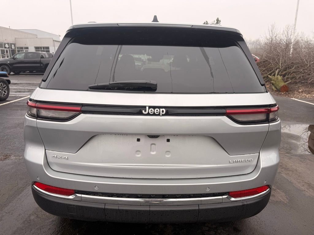 New 2026 Jeep Grand Cherokee Laredo X AWD/4WD image 4