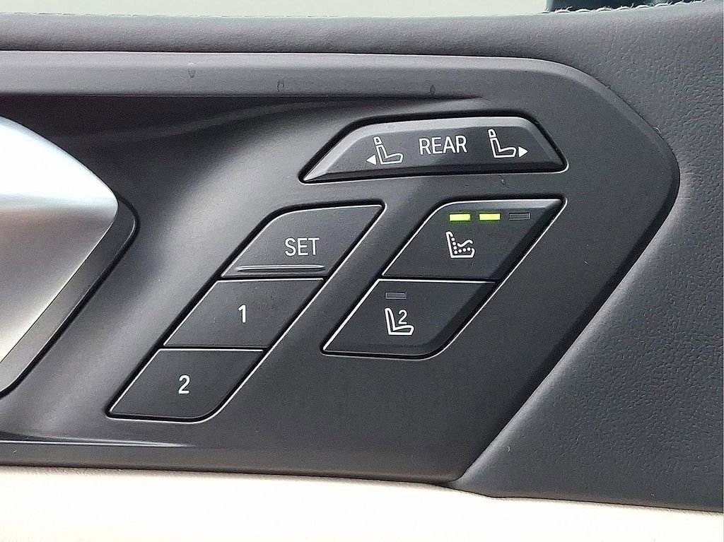 Used 2024 BMW ALPINA XB7 image 29