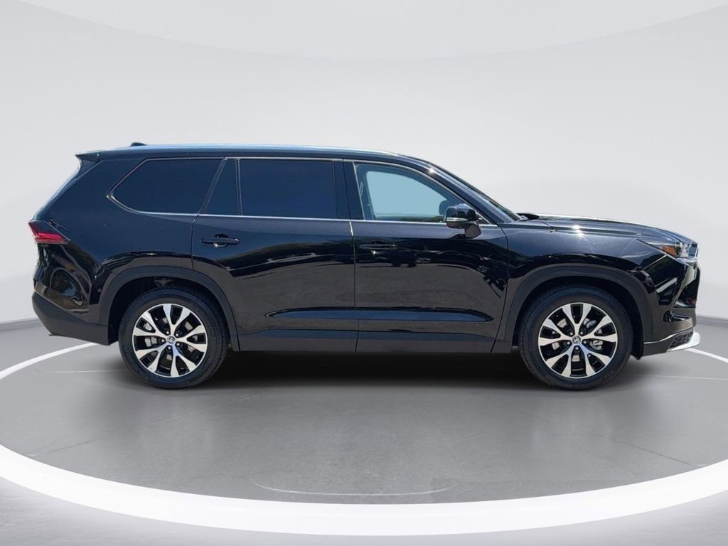Used 2025 Toyota Grand Highlander AWD Hybrid image 3
