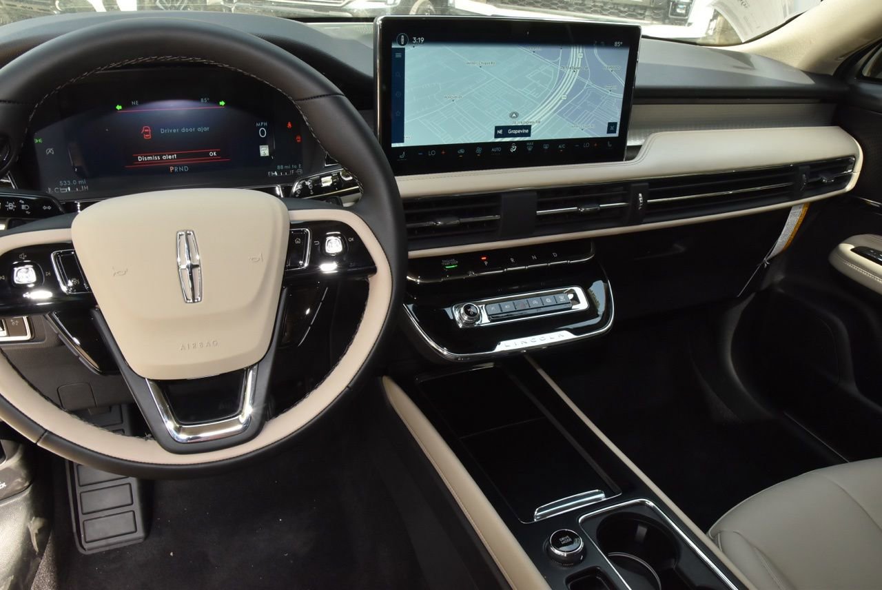 New 2026 Lincoln Corsair Premiere image 26