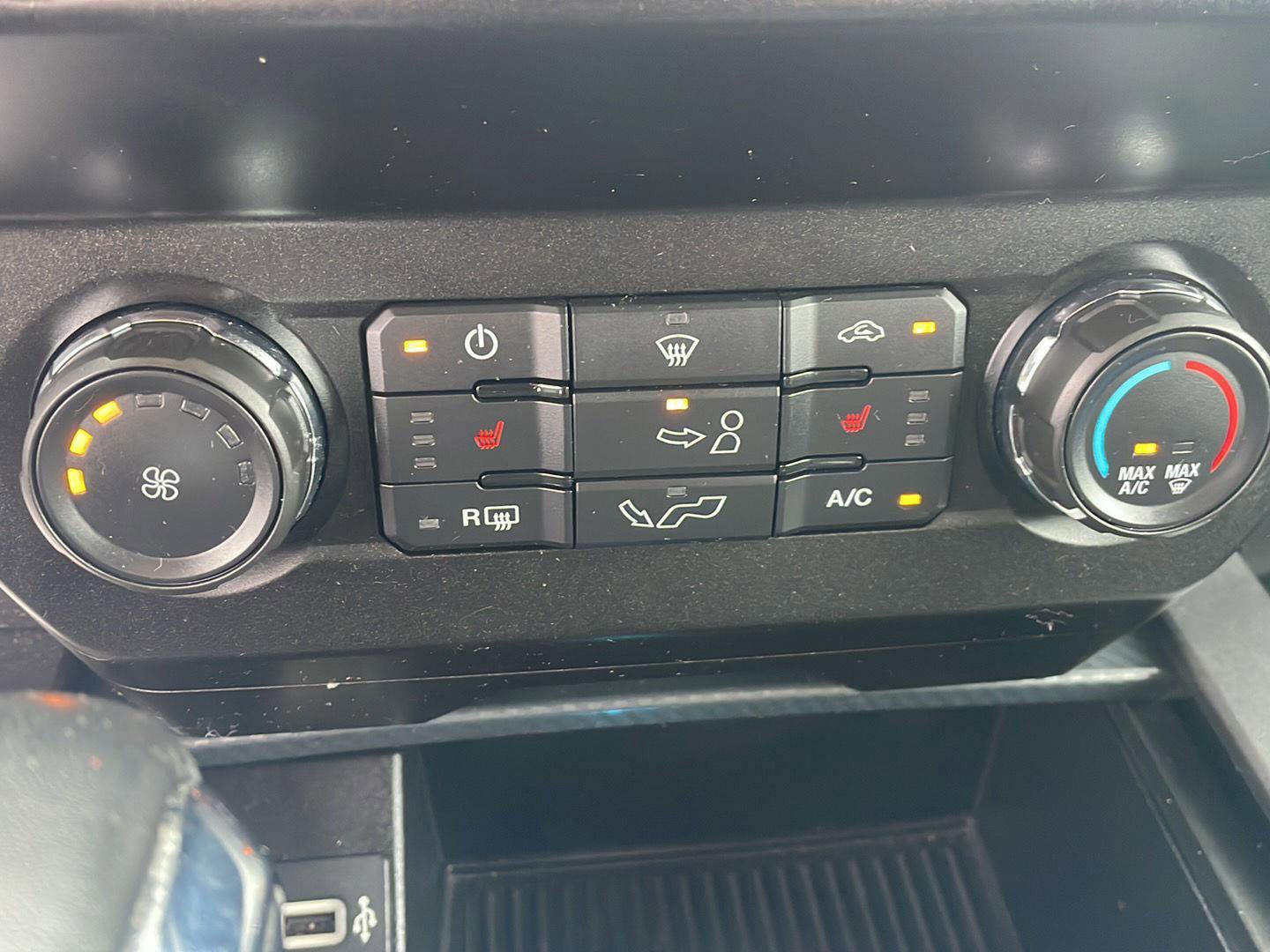 Used 2019 Ford F150 XLT w/ Equipment Group 302A Luxury AWD/4WD image 23