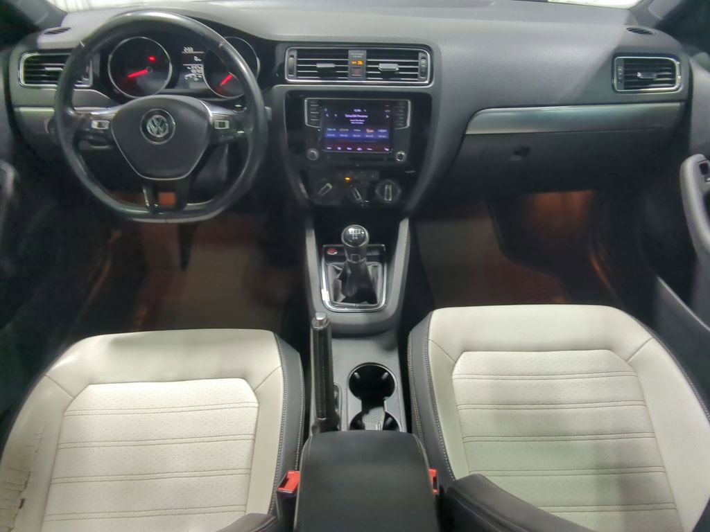 Used 2016 Volkswagen Jetta Sport FWD image 18