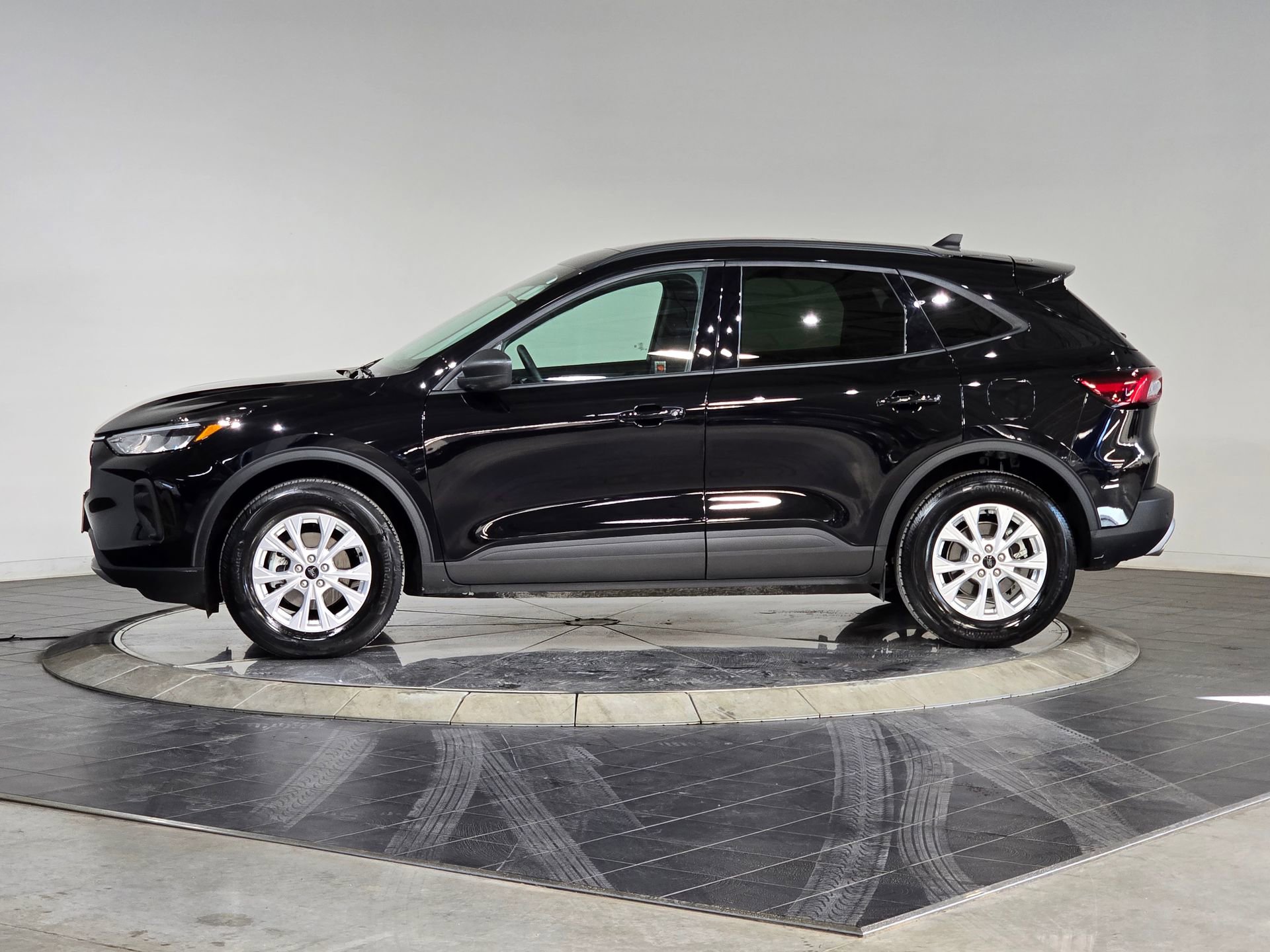 Used 2025 Ford Escape Active w/ Tech Pack #1 image 7