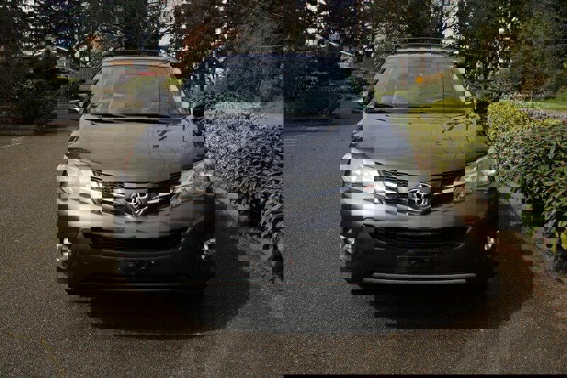 Used 2013 Toyota RAV4 Limited image 10