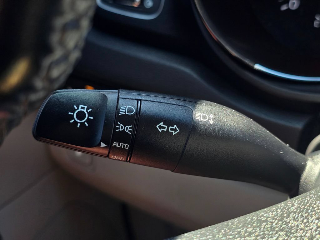 Used 2020 Kia Sedona EX FWD image 27
