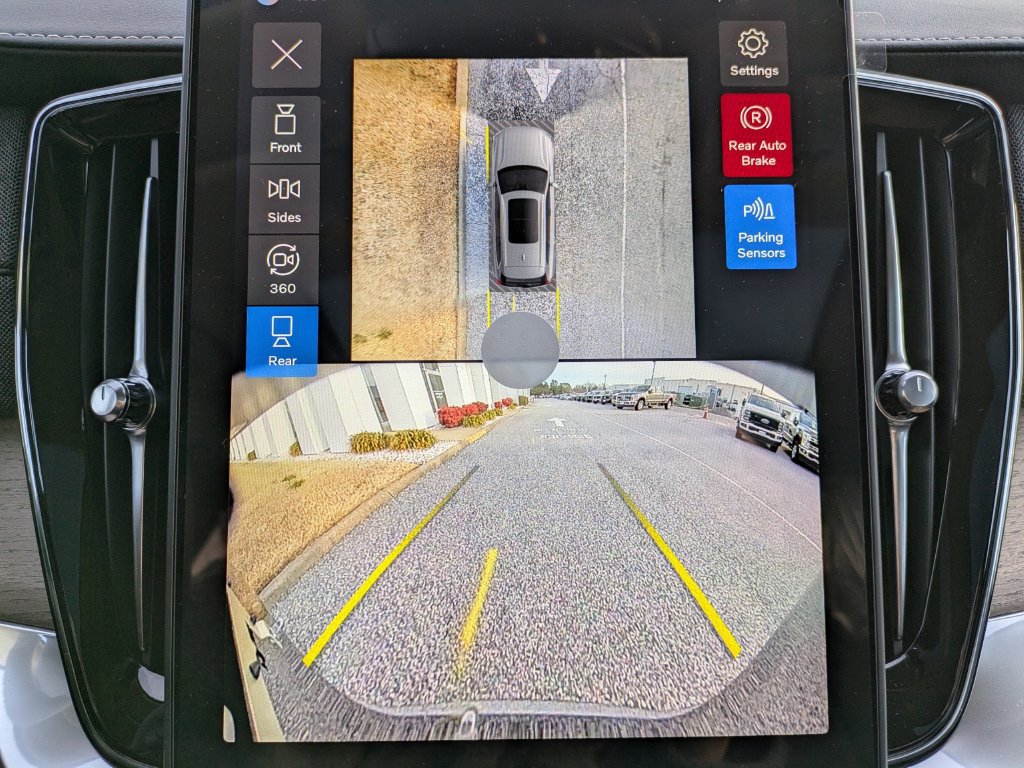 New 2026 Volvo XC90 B6 Plus w/ Protection Package Premier AWD/4WD image 20