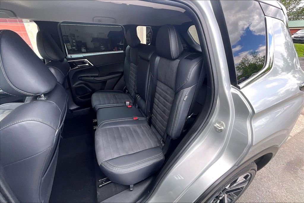 Used 2023 Mitsubishi Outlander SE AWD/4WD image 25