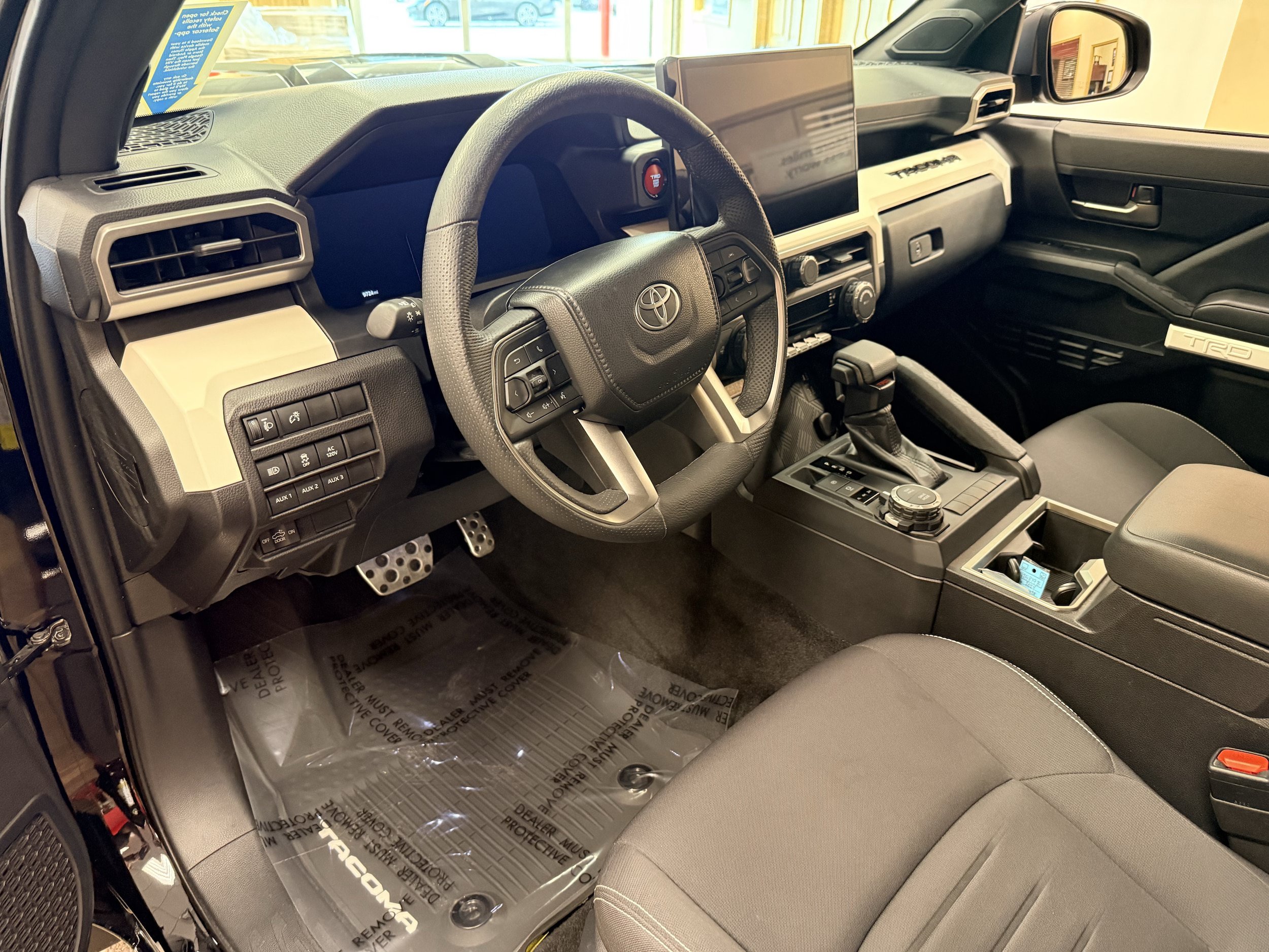 Used 2024 Toyota Tacoma TRD Sport w/ TRD Sport Upgrade Package AWD/4WD image 7