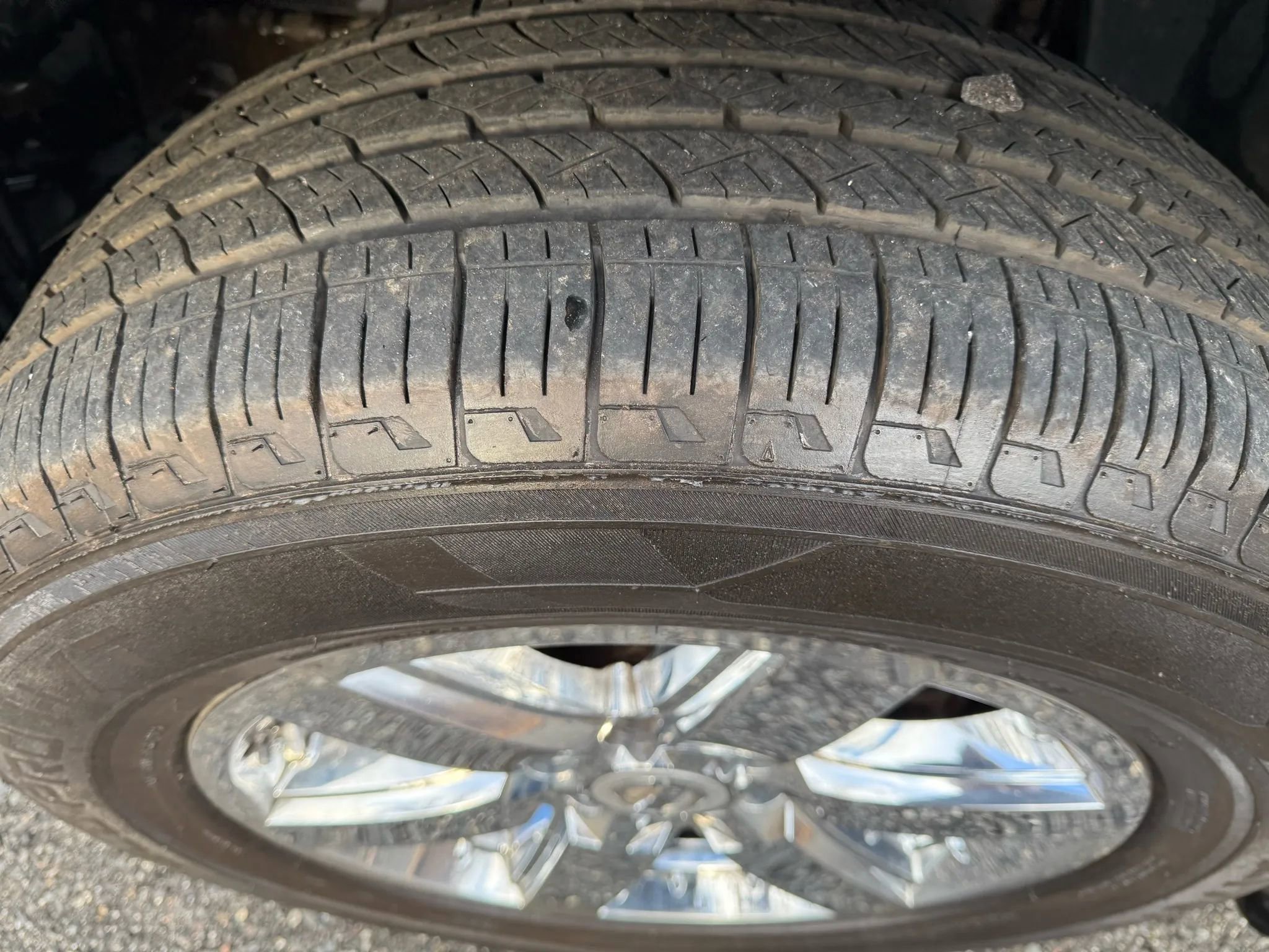 Used 2010 Nissan Armada Platinum w/ Captain Seat Pkg image 8